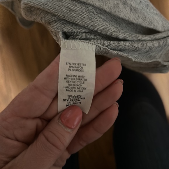 Cute Tunic oversized Sweater!🩶 - Picture 3 of 3